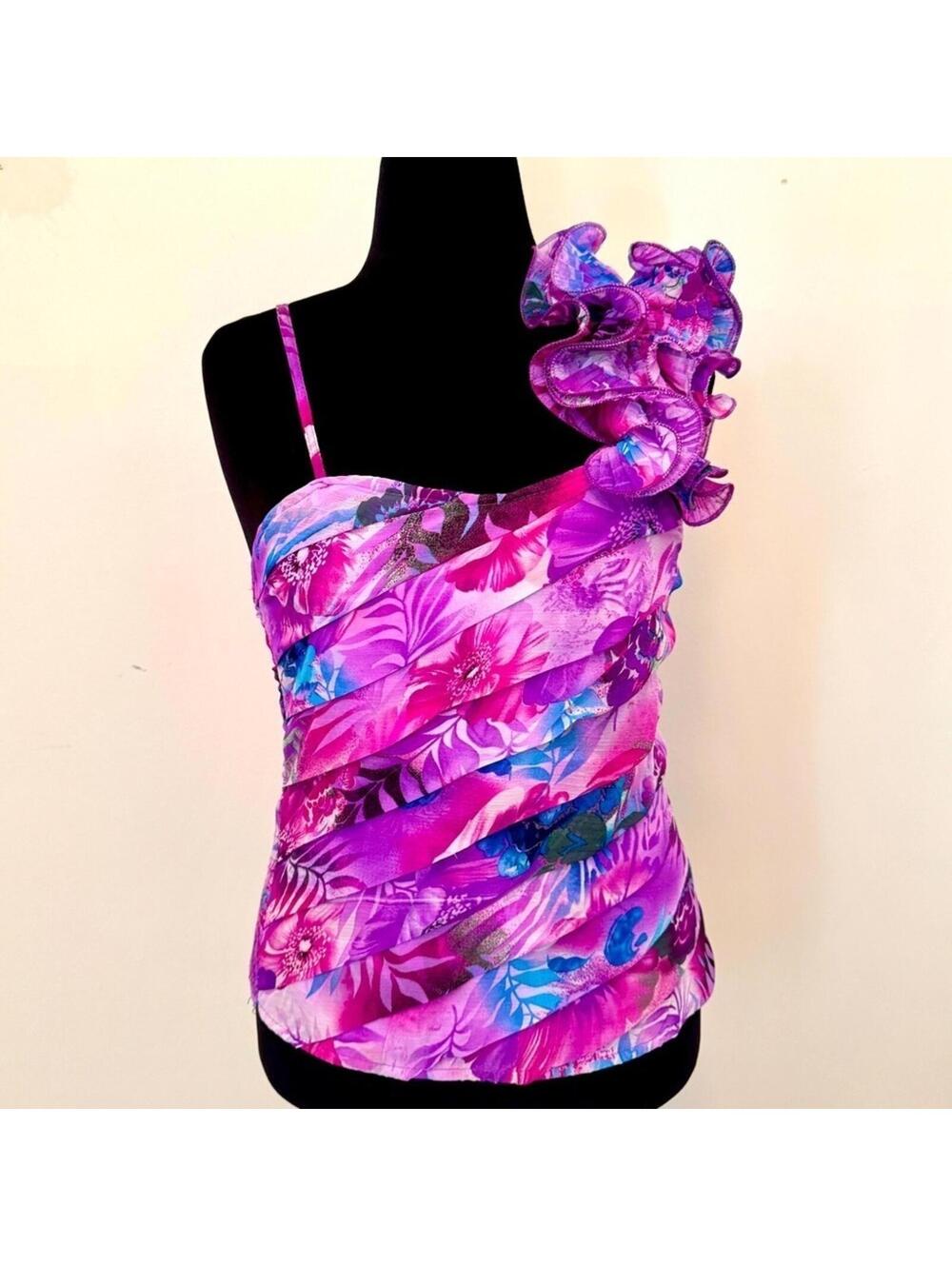 Pristine -  Ruffle Shoulder Floral Top Size: Large